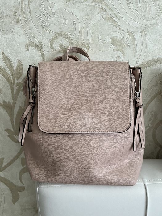 Продам рюкзак женский