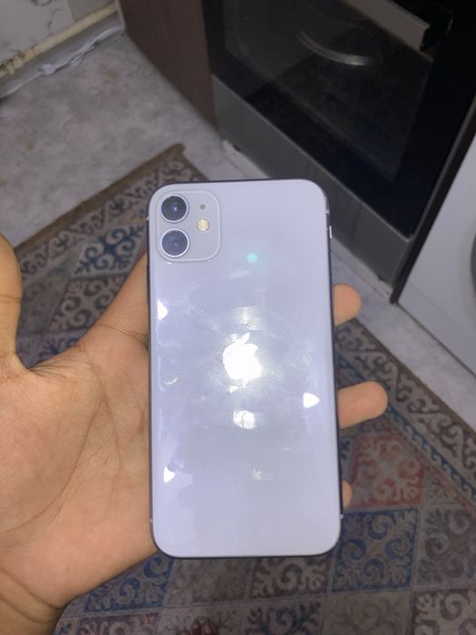 Продам айфон 11 сломан экран
