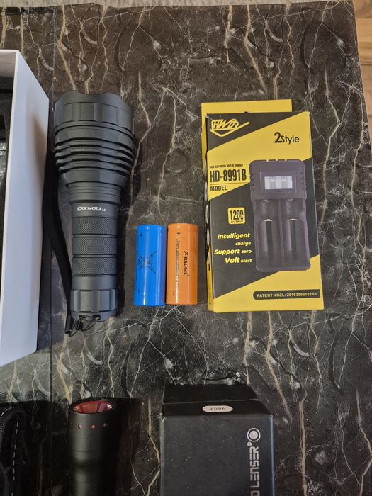 Продамам два броя фенери convoy и led lenser