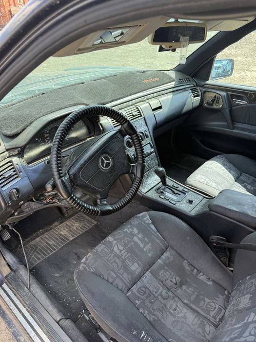 Мерс Е280 по запчастям