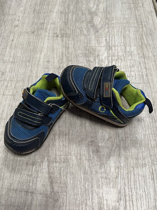 Продам детскую обувь 20,22, 23