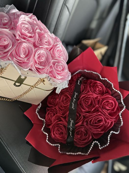 Ръчно изроботени сатенени рози и мечета