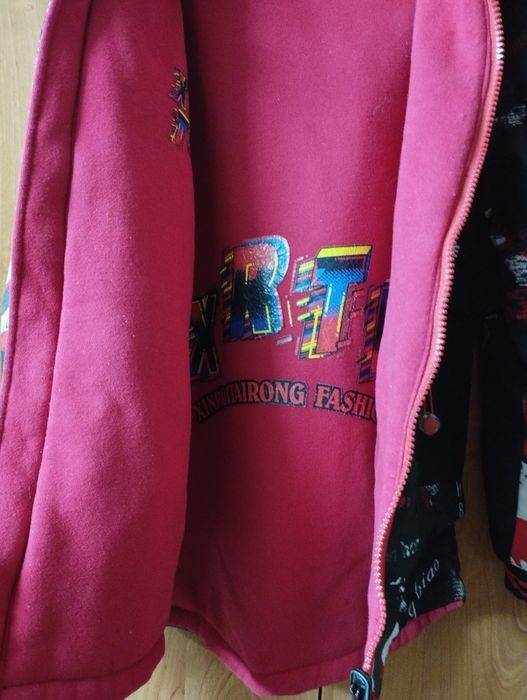 Продам куртку на мальчика 9-10 лет