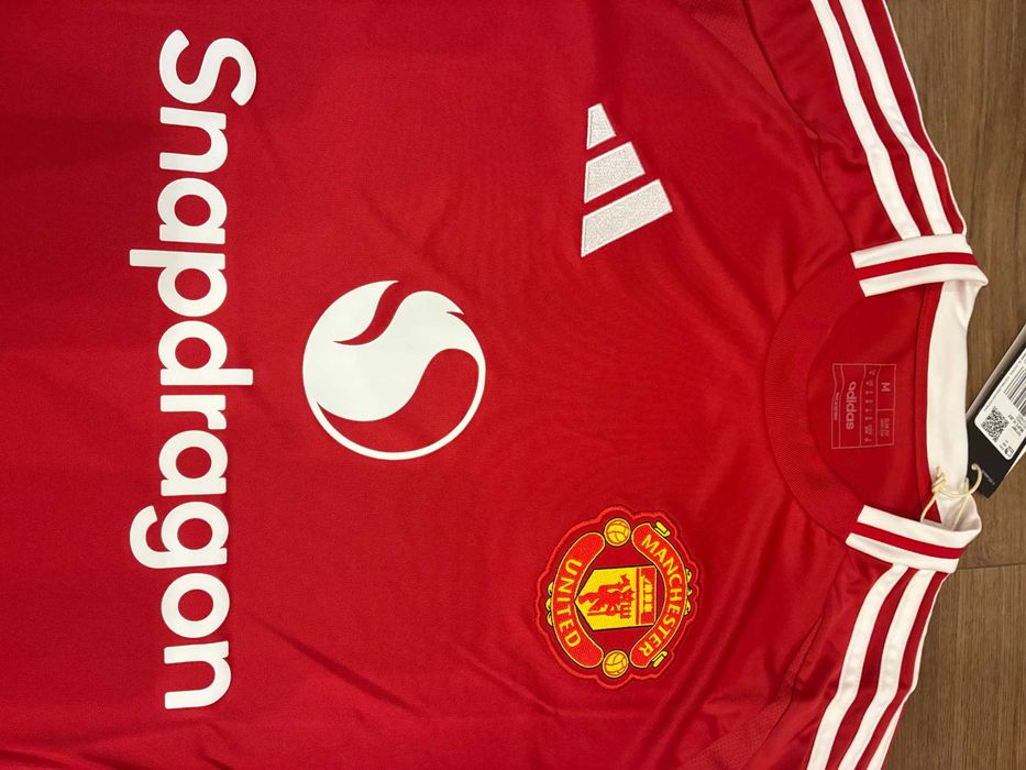 Нови оригинални екипи и горнища на Манчестър Юнайтед