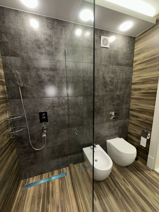 Продается 3х ком. кв-ра, 1-эт, банковская, ор-р: рест-н “Visol”, 120м²