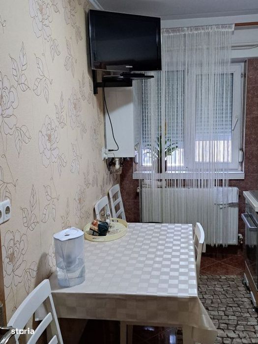 - Apartament 3 camere, suprafata totala 81mp, zona Strada Garii. Etaj