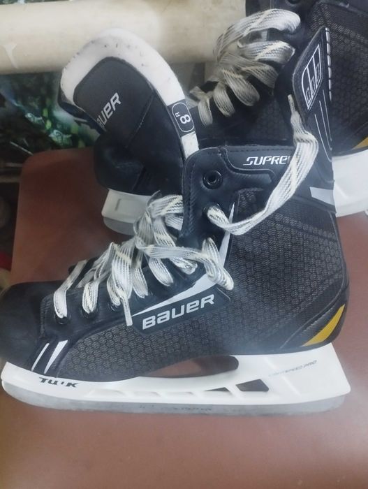 Продам коньки BAUER