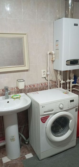 Продается 2 х комн переделенная 3-х ком квартира