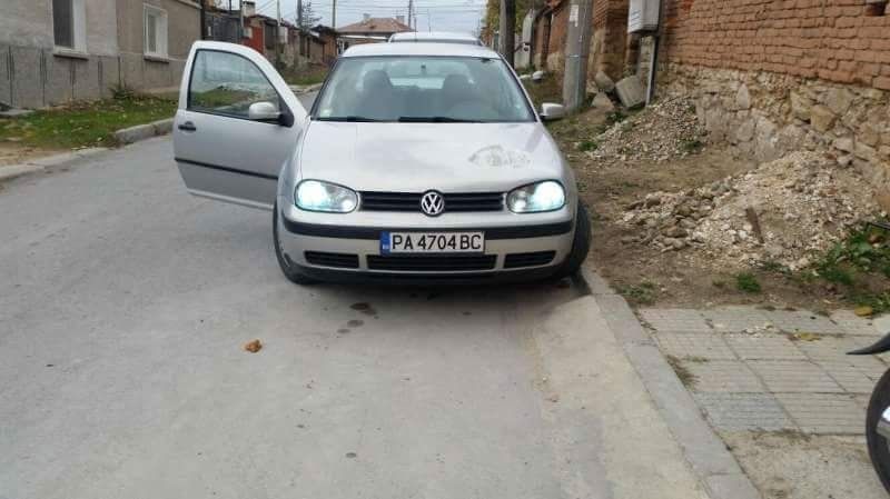 Голф 4 //2 броя на части 1.6 бензин и 1.9 AHF дизел