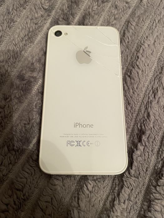 Продам iphone 4s