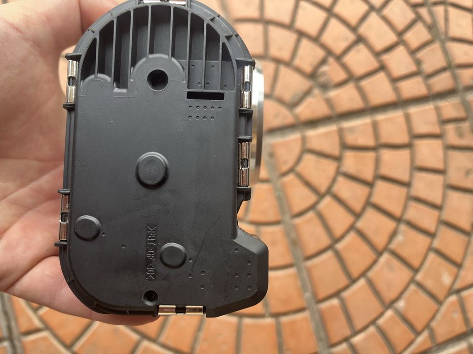 Дросел за VW AUDI SKODA чисто НОВ