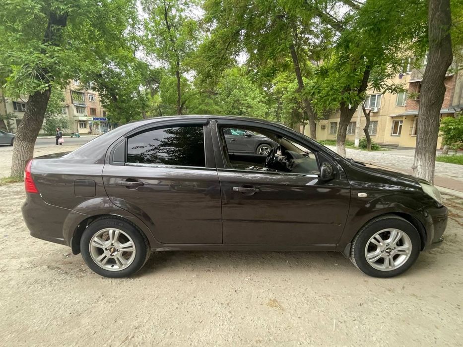 Нексия 3  автомат 2017 срочно сотилади