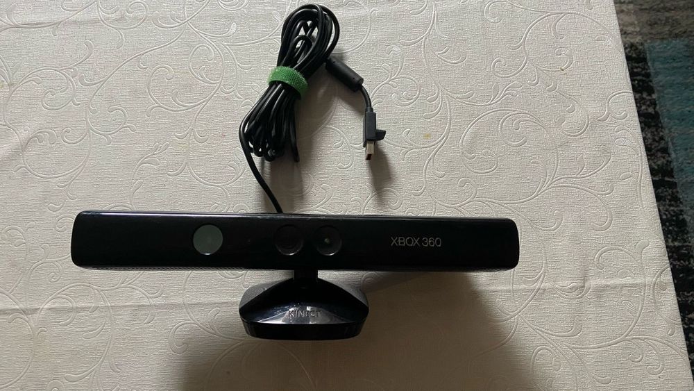 Kinect Sensor Pt Xbox 360  cu 3 Jocuri. Zumba. Kinect Sports.Adventure