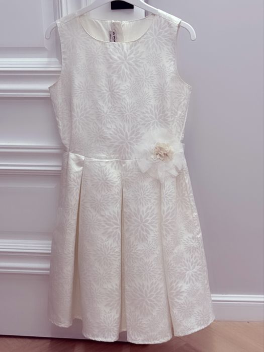 Нарядные платья на 6-8лет