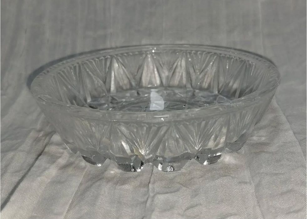 Очень красивая конфетница