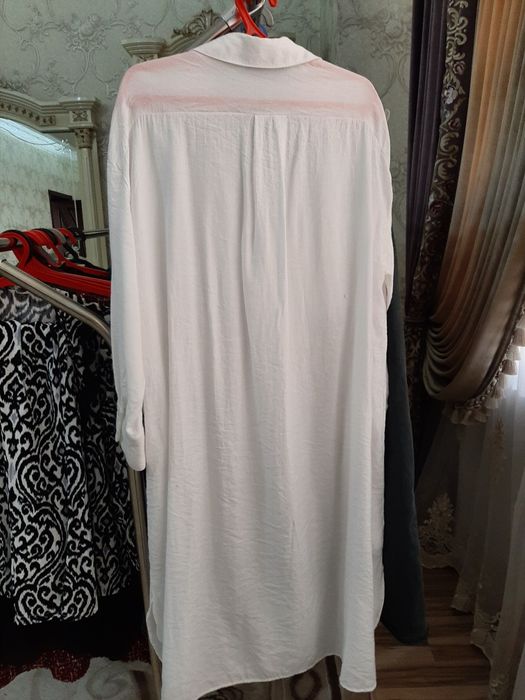 Белая длинная рубашка из льна