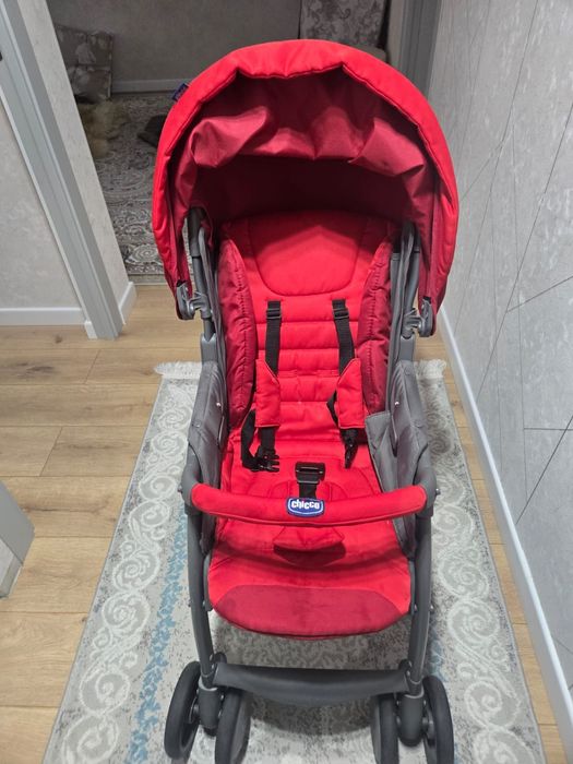 Детская коляска Chicco прогулочная