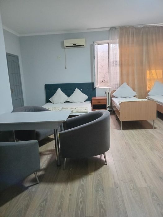 Хостел              .