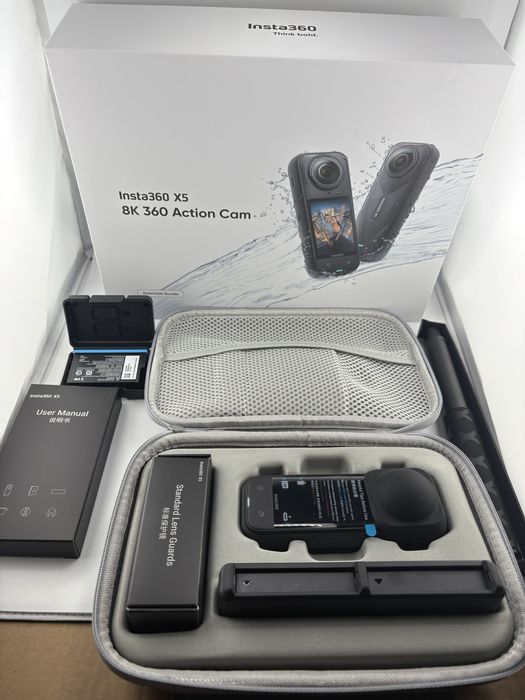 INSTA360 X5 Essentials Bundle, sigilat, pachet EXTRA FULL, OCAZIE