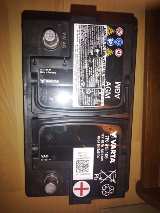 Vând acumulator auto Varta agm, start stop