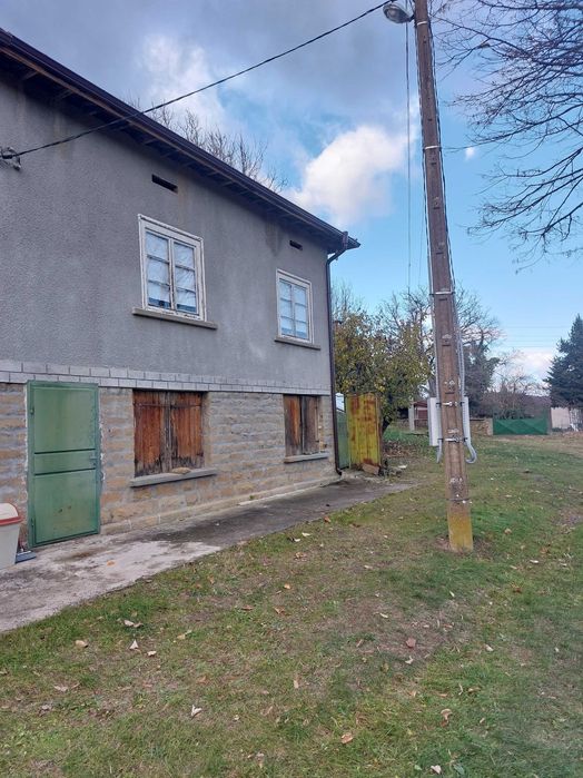 Продавам къща.Село-Караш