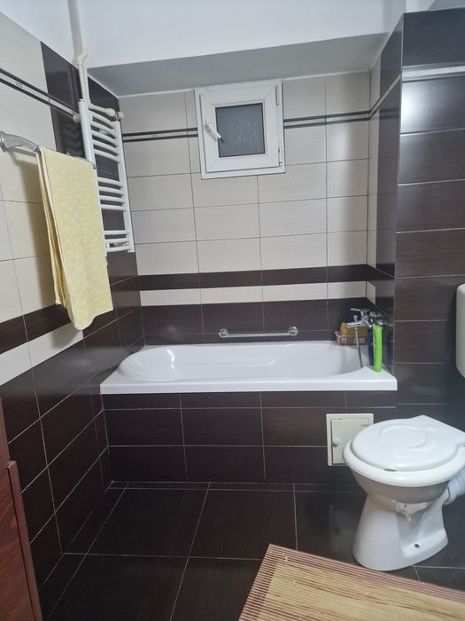 De vânzare apartament cu 4 camere la Trocadero 0734 491166