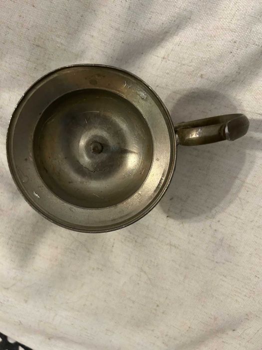 Красив свещник от калай за голяма свещ