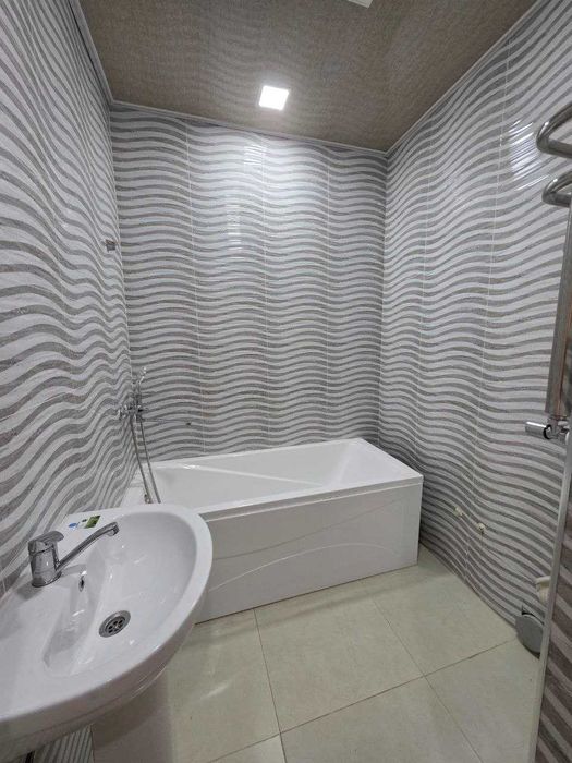 4х комнатная квартира на 5 этаже 118кв/м, в Самарканде