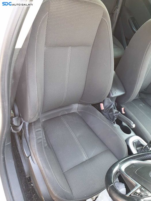 Scaun Dreapta Fata Pasager Textil Fara Incalzire Opel Astra J 2009 - 2015 [C3200]