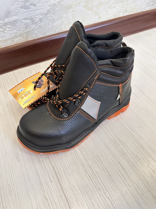 спец ботинки новый