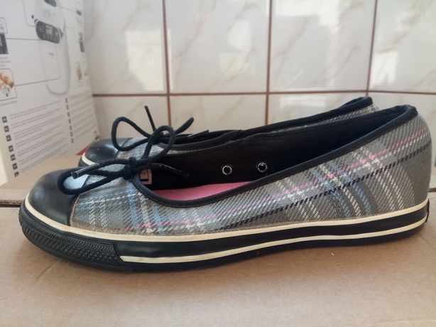 Converse nr. 37, interior 23,5