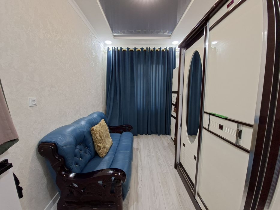 СРОЧНО ПРОДАЕТСЯ квартира 2-х этажная в центре города ТОРГ ЕСТЬ