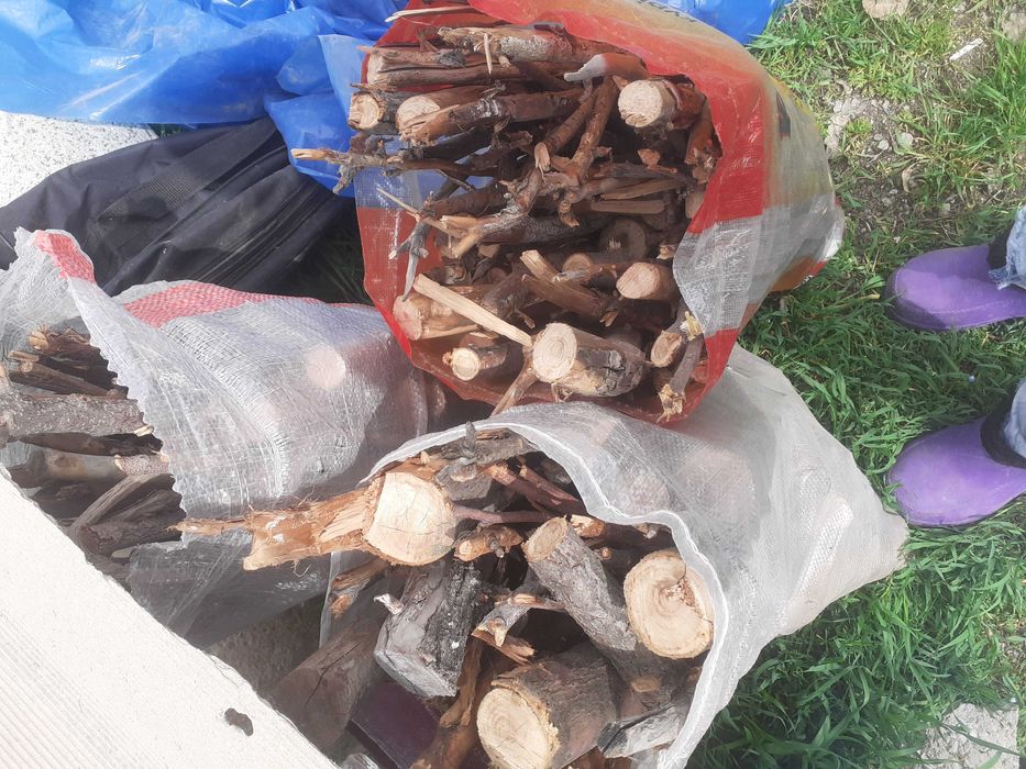 Продам сухие фруктовые дрова
