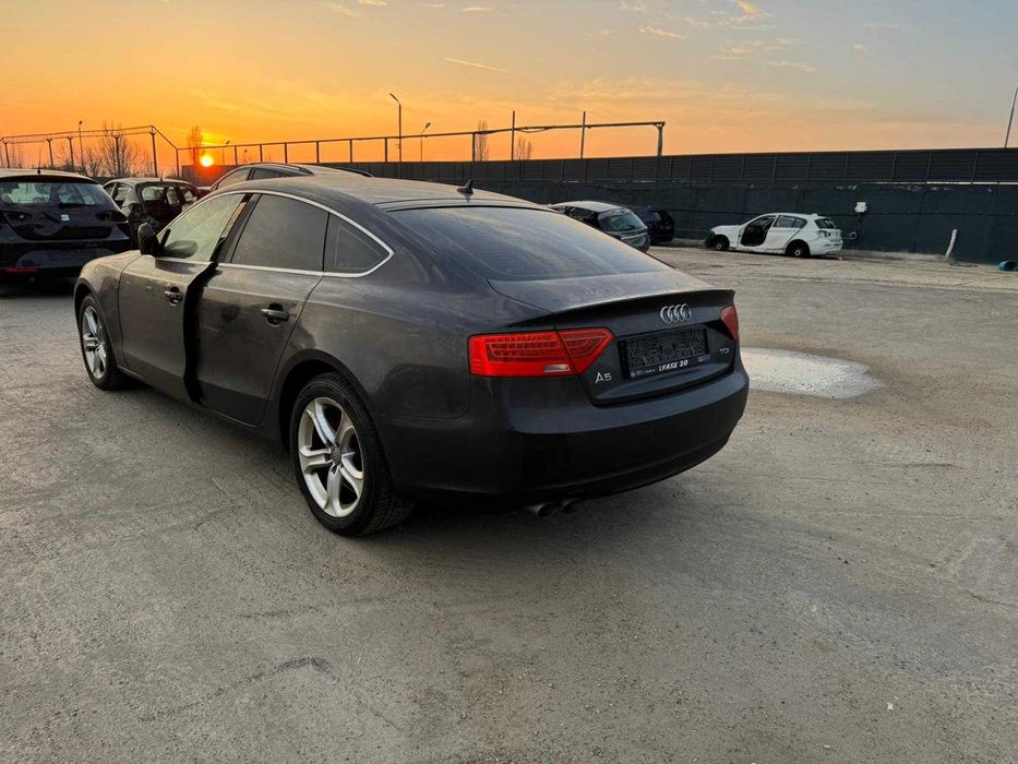 Dezmembrez audi a5 ,2013, 2.0 tdi 177 cp ,cod motor CGL