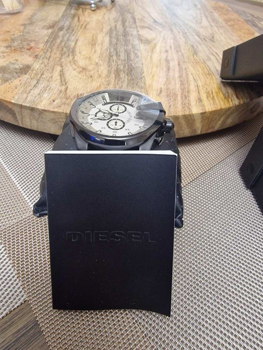Чисто нови часовници Diesel