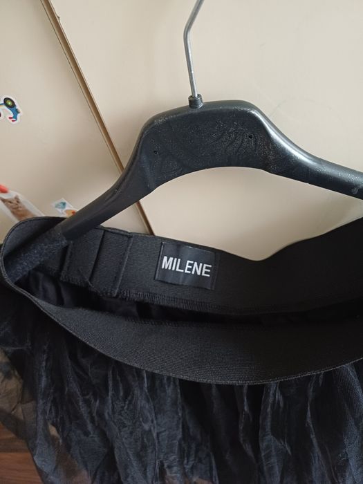 Чисто нова дамска пола с тюл !