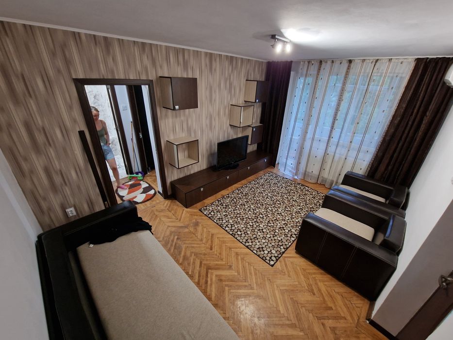 Apartament 2 camere de închiriat – Zona centrala(MC Donalds Piata MARE) zonă verde și liniștită, ideal pentru studenți și tineri profesioniști
