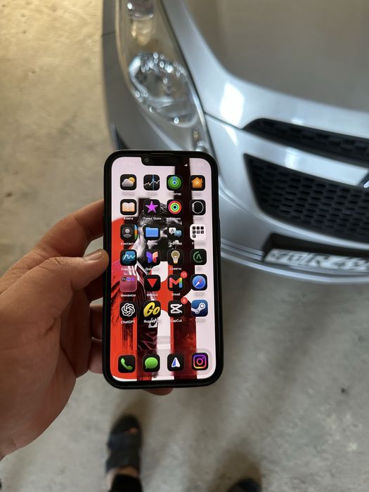 iPhone 13 pro sotiladi