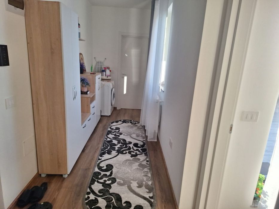 Persoana fizica inchiriez penthouse
