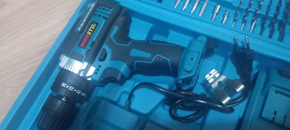 Акумулаторен ударен винтоверт