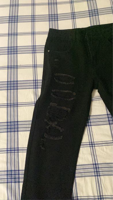 Blugi barbati rupti,marime 32 USA echivalent 42 EUR