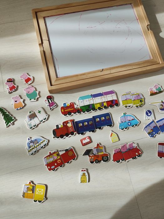 Tabla cu 2 fete si puzzleuri magnetice