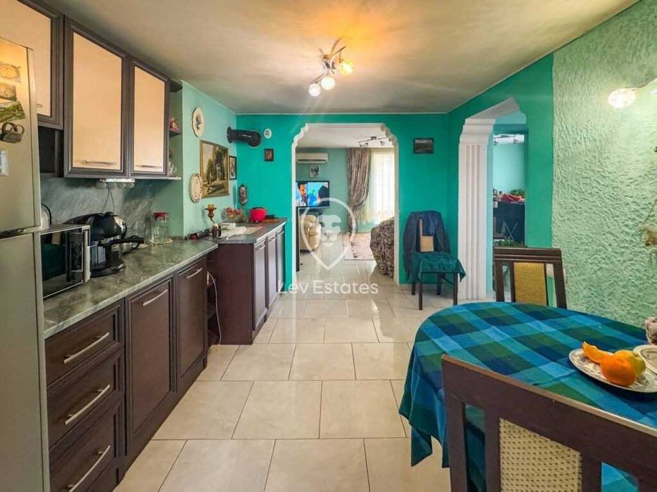 Продава се Къща в Бургас, Сарафово - 120 кв.м за 917 €/кв.м - Снимка #3