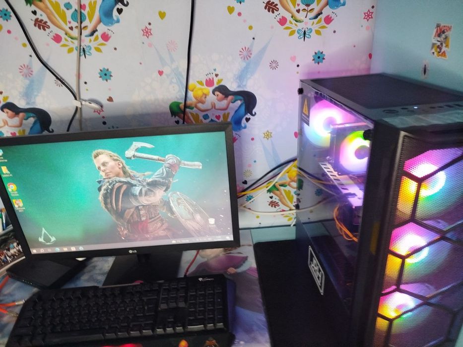 Геймърски Компютър 12/24 ядра/ 16GB DDR4/ Radeon RX 580 8G