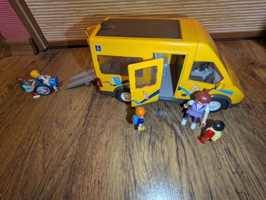 Playmobile city life 9419 - Училищен Автобус