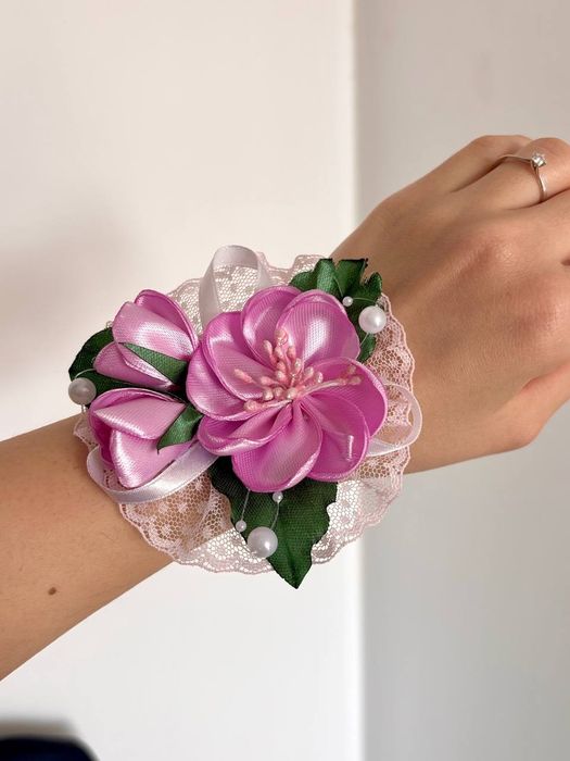 Бутониери за ревер и тип гривни/ сватбени аксесоари