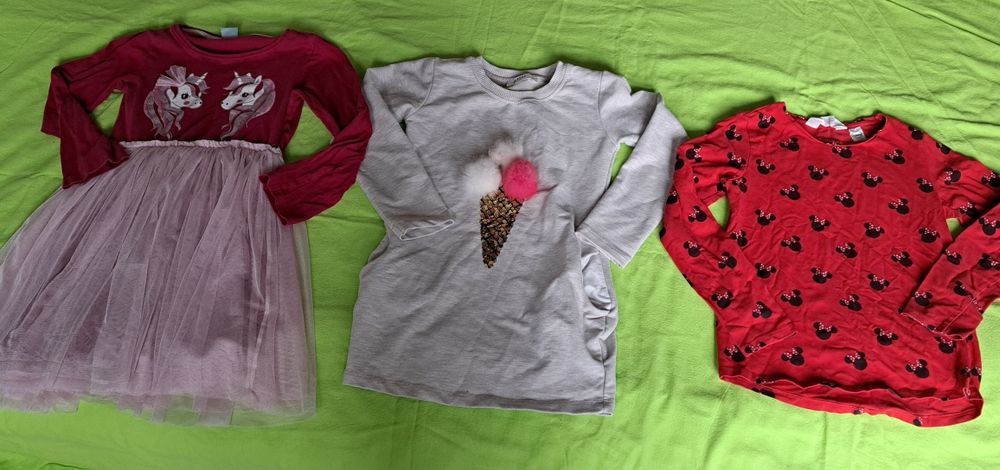 Рокли с дълъг ръкав р-р 116 всичко 10 €