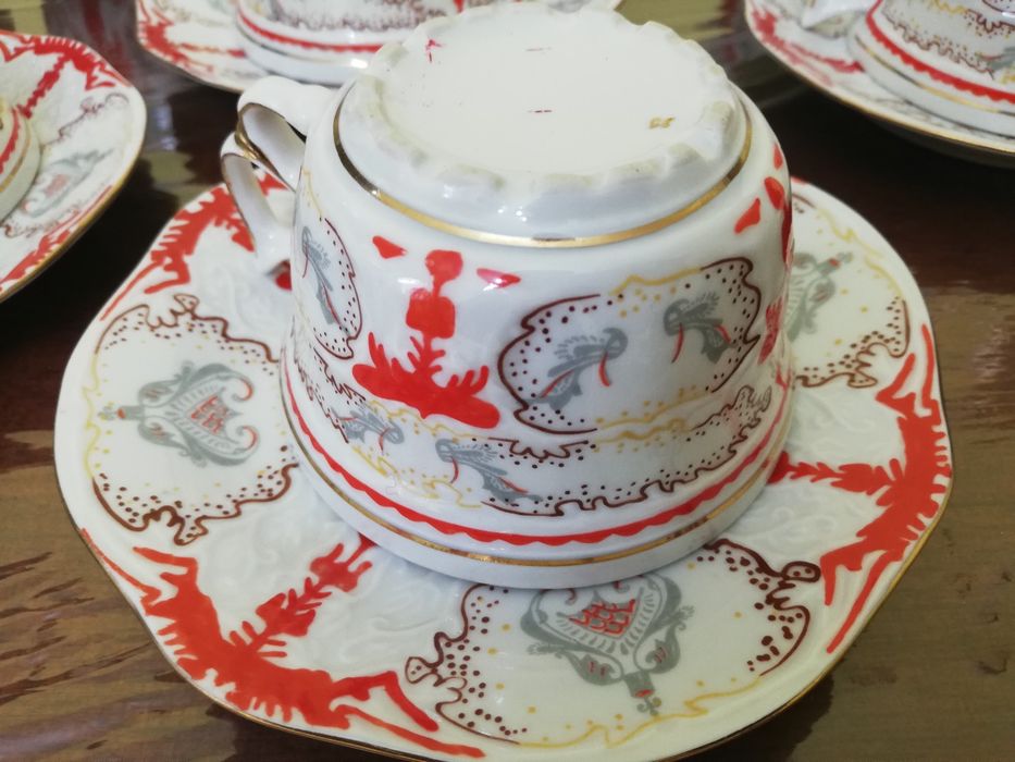 Vând set cescute pentru cafea