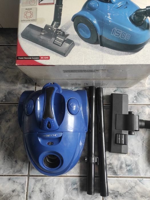 Aspirator cu sac în perfectă stare de funcționare. Este aproape nou.