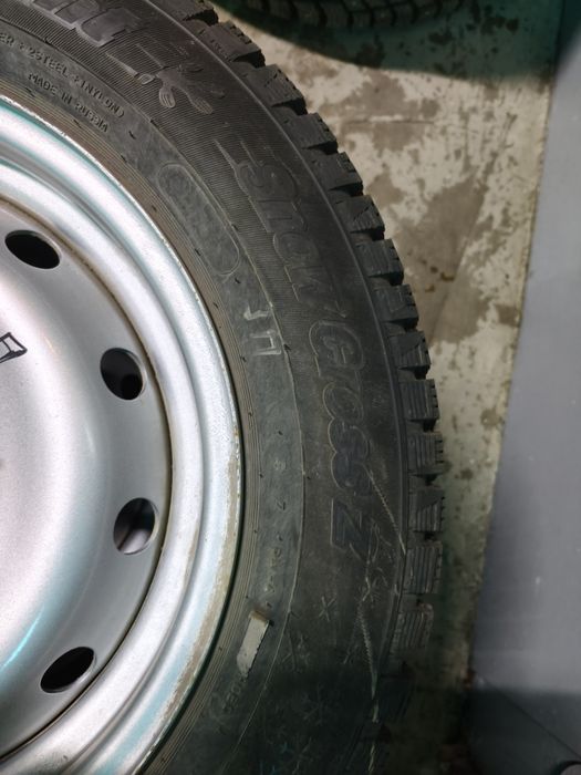 Резина шиты 195/65R15разболтовка 4/100